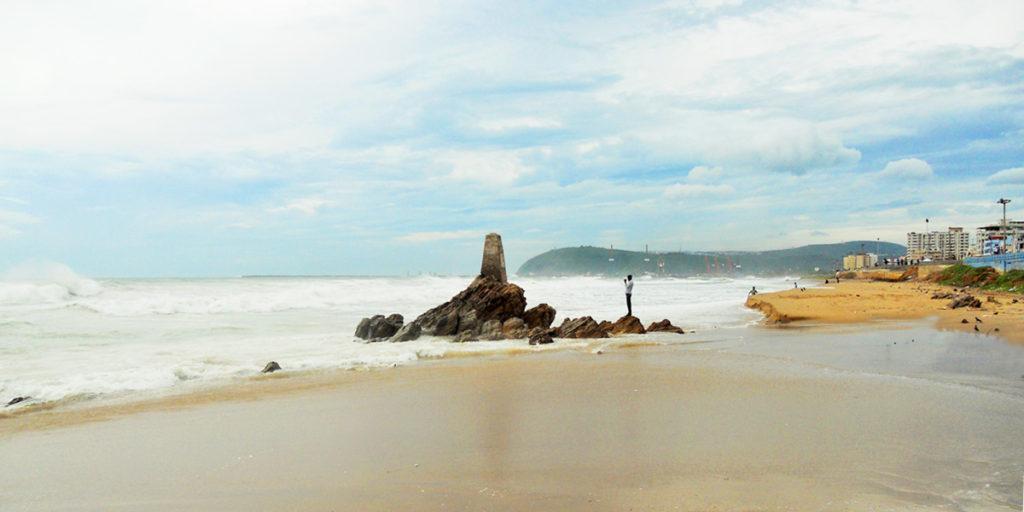 বিশাখাপত্তনম - পাহাড় ও সমুদ্রের মেলবন্ধন / Visakhapatnam - where mountains meet the sea, is the best honeymoon destination