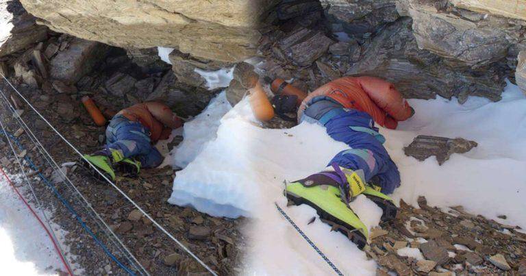 Everest Green Boots: এভারেস্টের বিখ্যাত মৃতদেহ “গ্রীন বুট”এর বেদনাদায়ক কাহিনী	